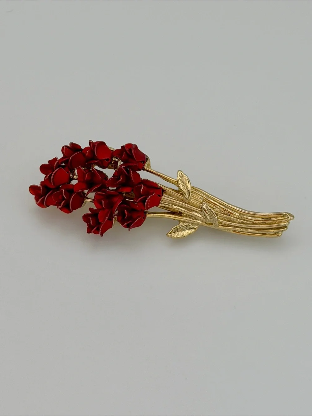 Vintage Gold-Tone Rose Bouquet Brooch Pin with Red Enamel Flowers Signed DM 97